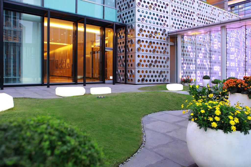 מלון Humble House Taipei, Curio Collection By Hilton מראה חיצוני תמונה The hotel's entrance